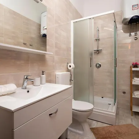 2 Bedroom Gorgeous In *