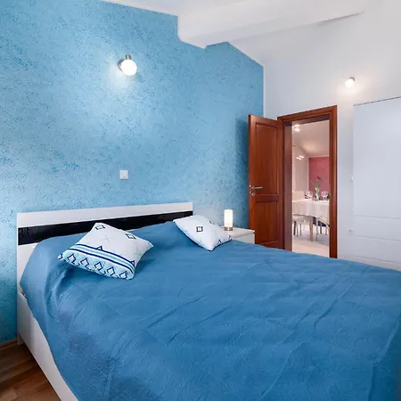 2 Bedroom Gorgeous In *