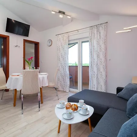 2 Bedroom Gorgeous In Appartement